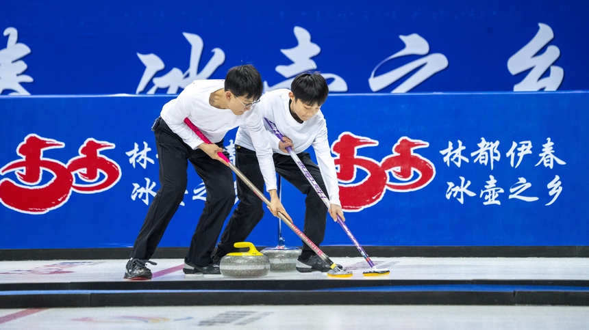 “冰超”·2025年全国青少年冰壶邀请赛暨伊春首届冰壶超级联赛开赛